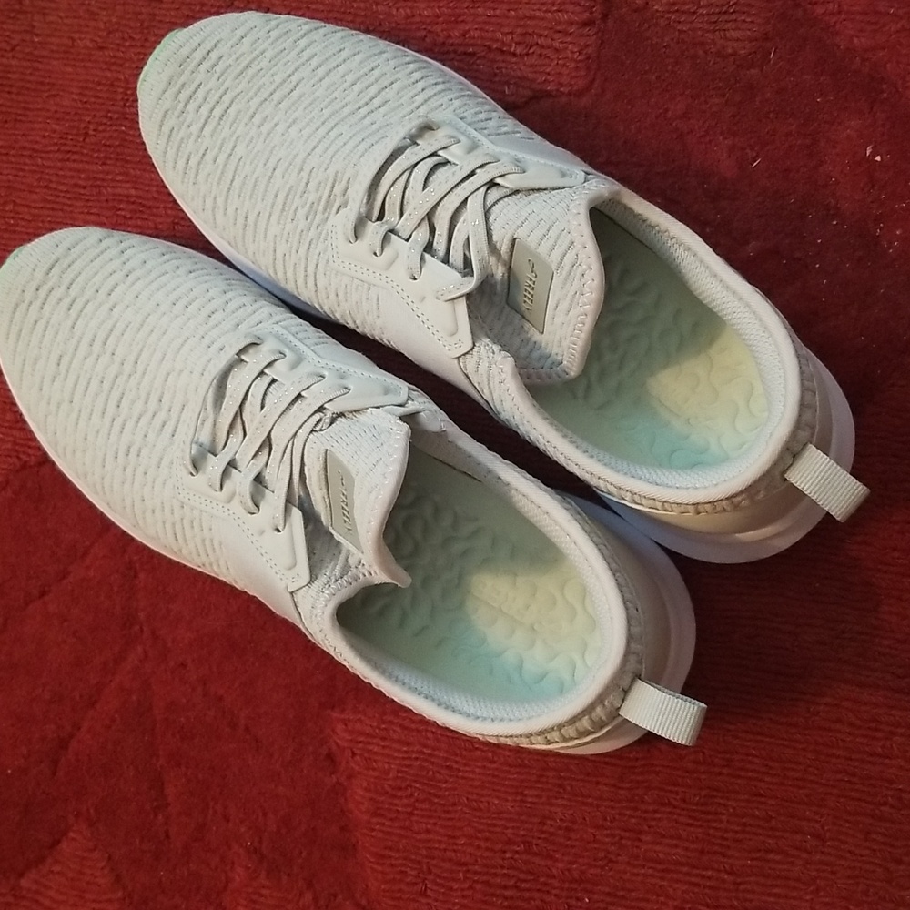 Athletic slip on shoes